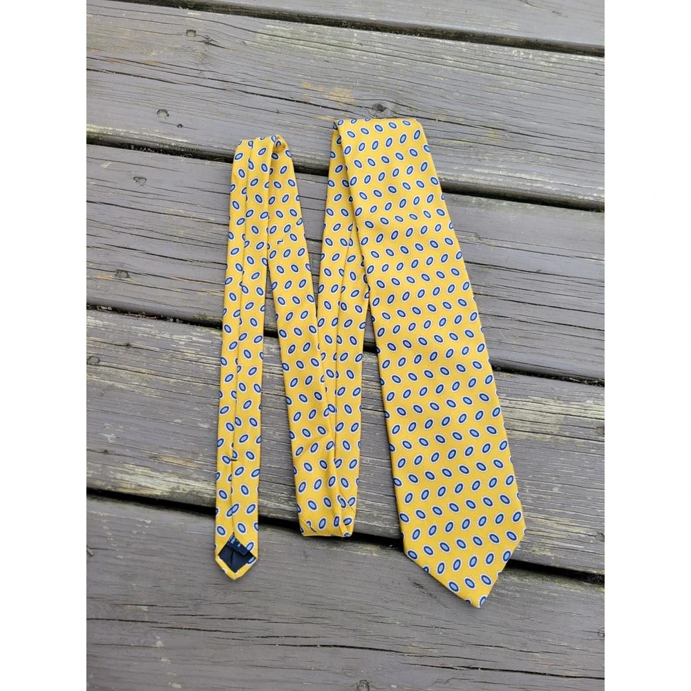 Brooks‎ Brothers Necktie Yellow Blue Geometric Medallion Silk Made in USA OS